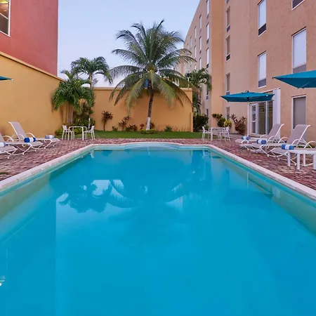 City Express Junior By Marriott Cancun